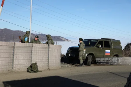 На дороге Шуша - Ханкенди продолжается акция протеста, звучит гимн Азербайджана