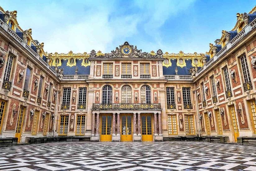 Palace of Versailles evacuated due to bomb threat