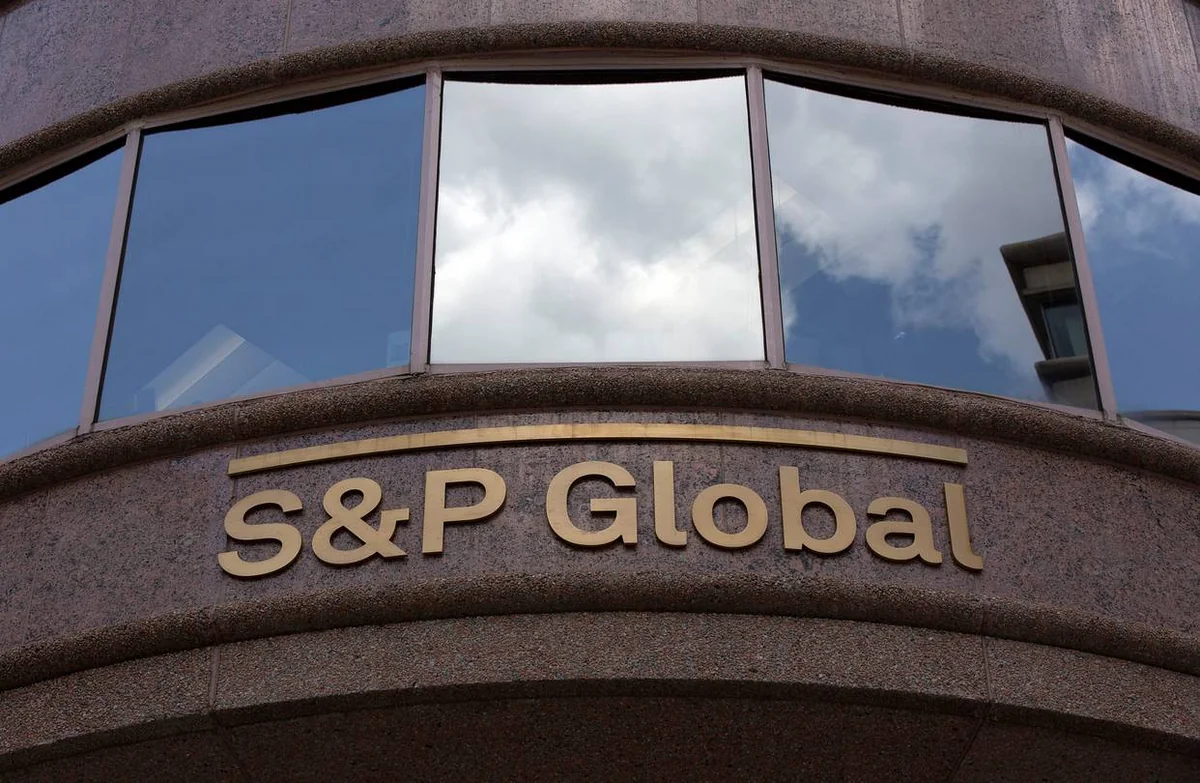 S&P revises outlook on ratings of Azerbaijan Entrepreneurship Development Fund