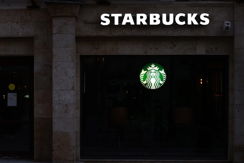 Fitch отозвало все рейтинги Starbucks