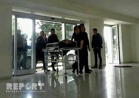 Lənkəranda avtomobil yoldan çıxaraq aşıb: xəsarət alan var - FOTO