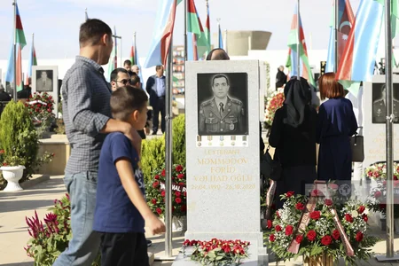 İkinci Fəxri xiyabanda Vətən müharibəsinin ildönümü ilə əlaqədar anım mərasimi başlayıb -YENİLƏNİB