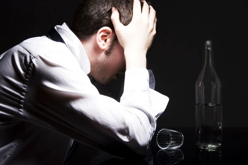 Alkoqol asılılığının səbəb olduğu xəstəliklər açıqlanıb