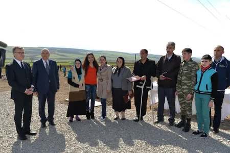 Leyla Əliyeva İsmayıllıda aztəminatlı ailələr üçün meyvə bağlarının salınmasında iştirak edib