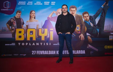 В CinemaPlus состоялся предпремьерный показ турецкой комедии Bayi toplantısı - ВИДЕО