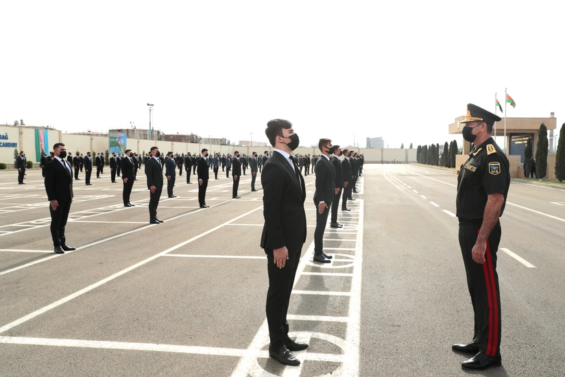 Vilayət Eyvazov sıra baxışı keçirib