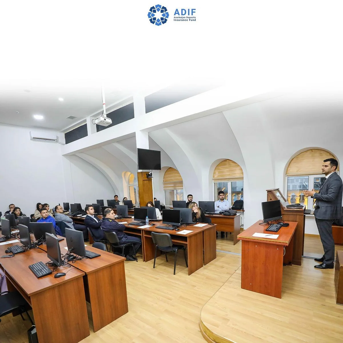 ADIF Maliyyə savadlılığının artırılması mövzusunda təlim keçirib