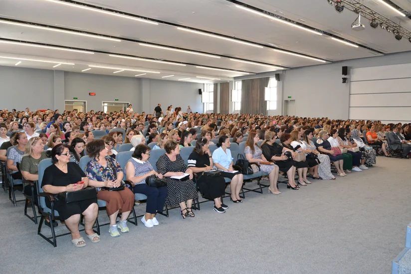 Sertifikatlaşdırma prosesi ilə bağlı müəllimlərə dəstək məqsədilə görüş keçirilib.          