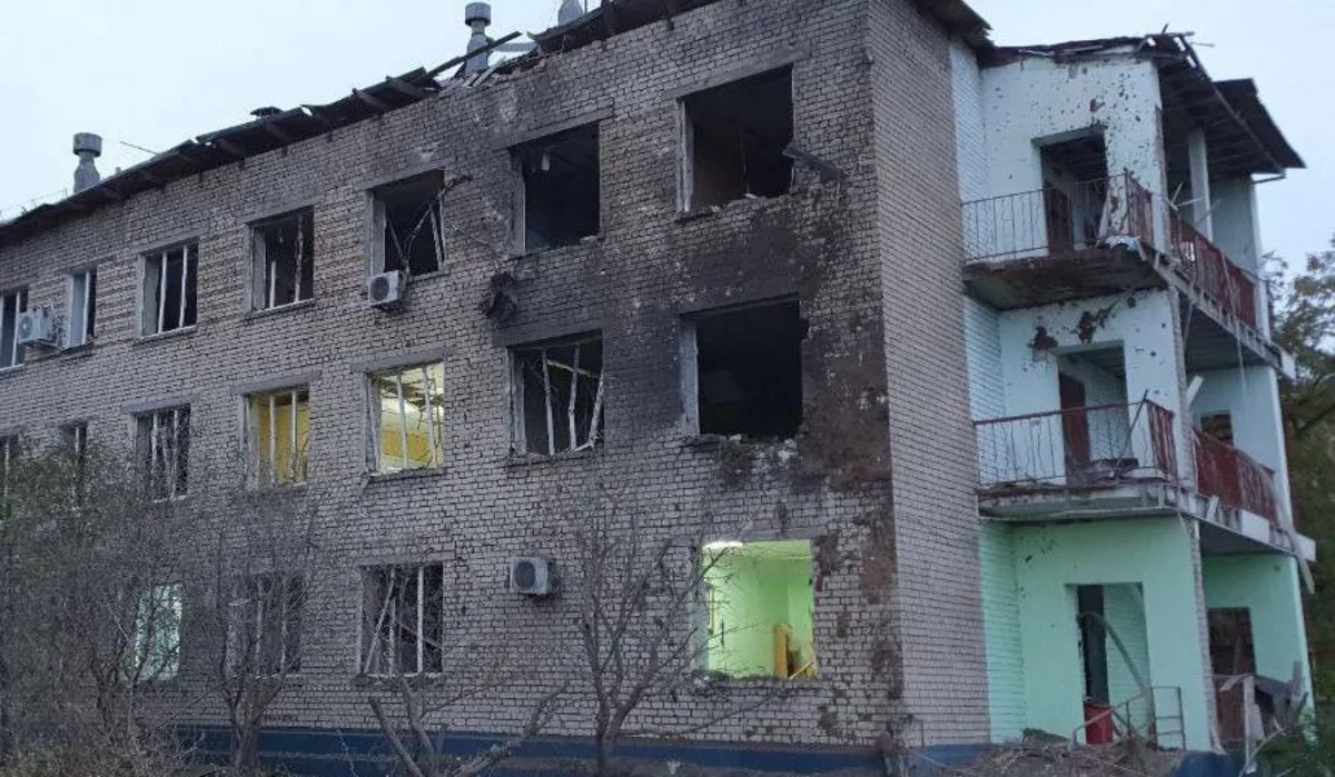 Russia fires 12 S-300 missiles at Zaporizhzhia, 1 dead