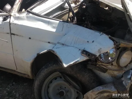 Göyçayda minik avtomobili aşıb, xəsarət alanlar var - FOTO - YENİLƏNİB