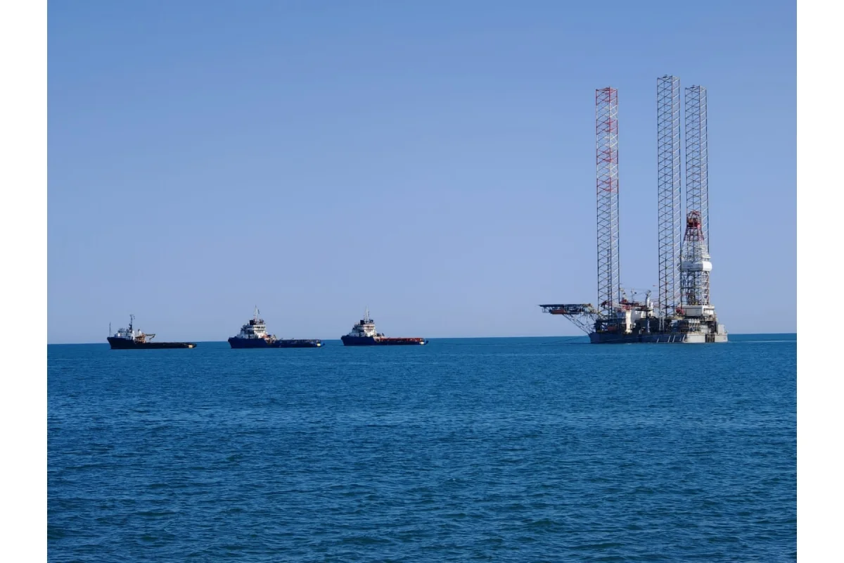 ASCO-nun gəmiləri Neptun qurğusunu Türkmənistandan Azərbaycana gətirib