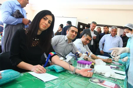 Təmiz Şəhər ASC-nin əməkdaşları talassemiyadan və hemofiliyadan əziyyət çəkənlərə qan veriblər