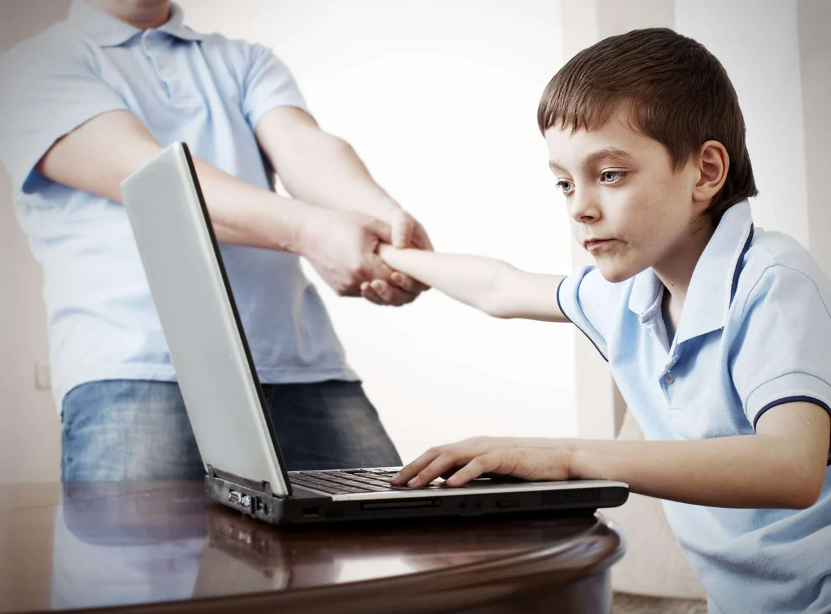 “Valideyn nəzarəti və internet təhlükəsizliyi” (“Kidsafe”) proqramının təqdimatı keçirilib