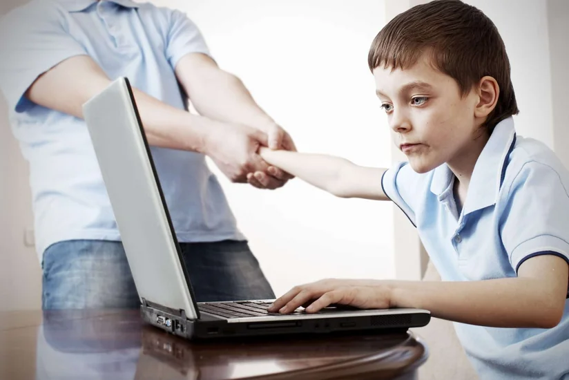 “Valideyn nəzarəti və internet təhlükəsizliyi” (“Kidsafe”) proqramının təqdimatı keçirilib