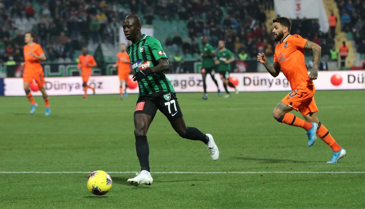 Afrikalı futbolçu koronavirusa görə Türkiyəni tərk etdi