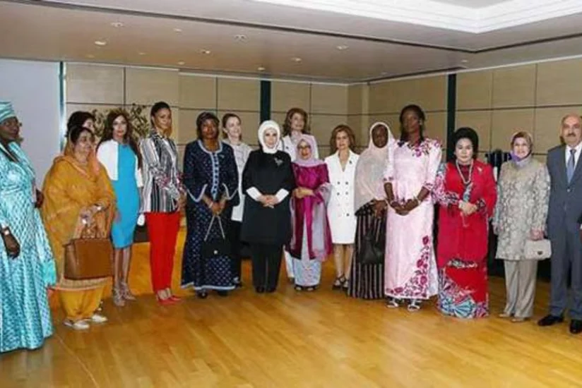 Əminə Ərdoğan dövlət və hökumət başçılarının xanımlarının şərəfinə ziyafət verib