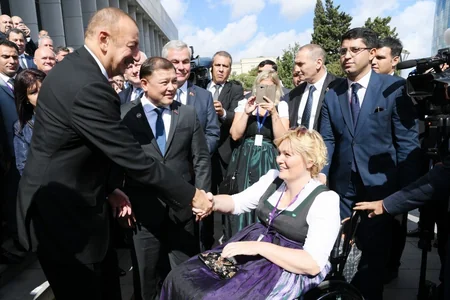 Prezident İlham Əliyev Azərbaycan parlamentinin 100 illiyi münasibətilə keçirilən təntənəli iclasda iştirak edib