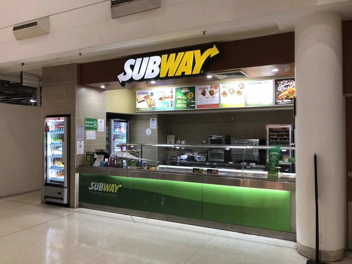 Biggest restaurant chain in US explores sale