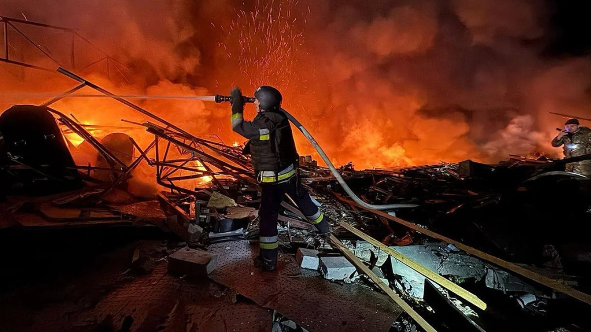 Число пострадавших после атаки беспилотников на Днепр возросло до 28 человек