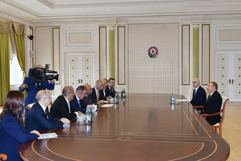 Prezident İlham Əliyev AYİB-in prezidentini qəbul edib - YENİLƏNİB