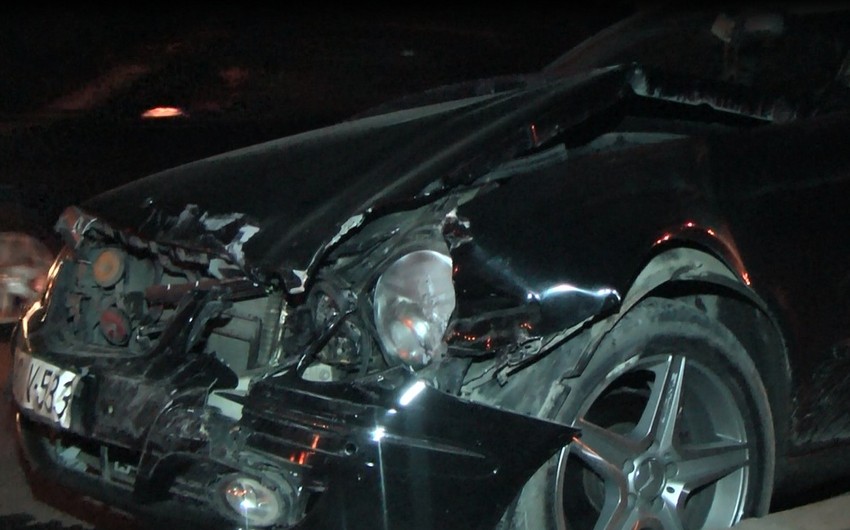 Bakıda Honda ilə Mercedes toqquşub