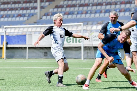 Şahmatçıların futbol matçında 14 qol vurulub