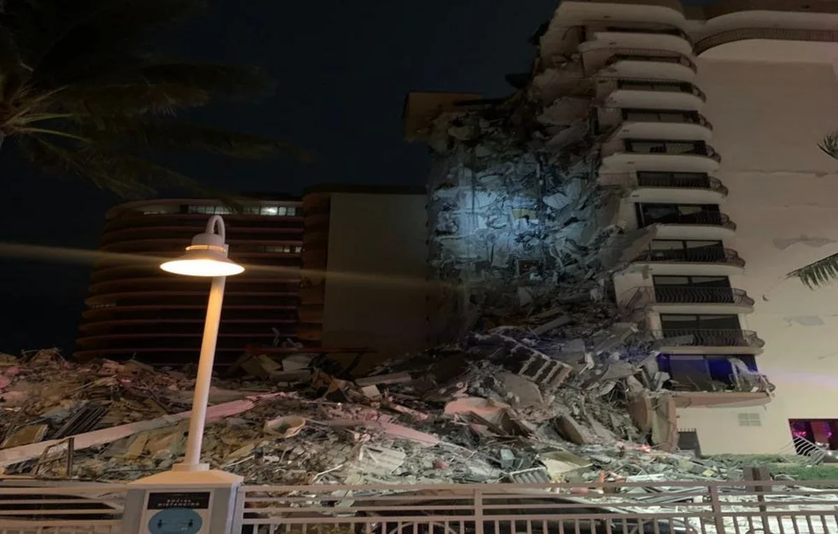Florida building collapse leaves 3 dead
