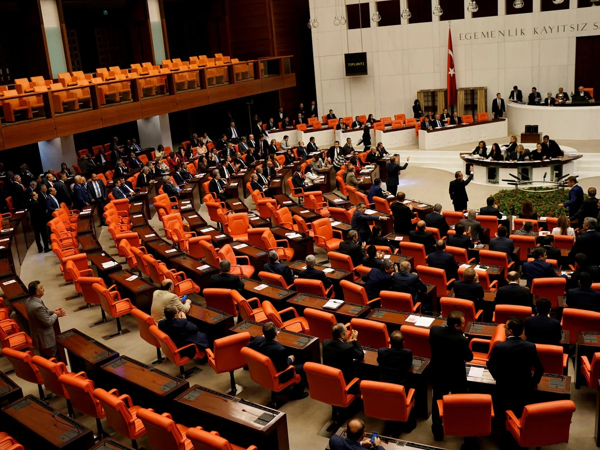 Оппозиция Турции потребовала созыва парламента в связи с гибелью военных в Ираке