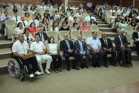 Səlim Müslümov Bakı-2015də medal qazanan paralimpiyaçılarla görüşüb