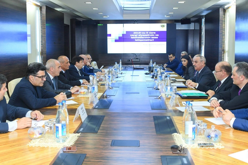 Vergilər Nazirliyində iqtisadçı-ekspertlərlə görüş keçirilib