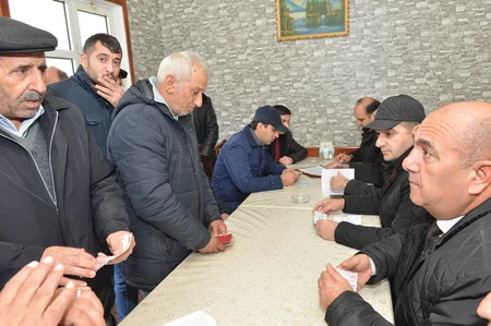 Dövlət Komitəsi: Evlərində yanğın baş verən 18 məcburi köçkün ailəsi müvəqqəti mənzillərdə yerləşdirilib