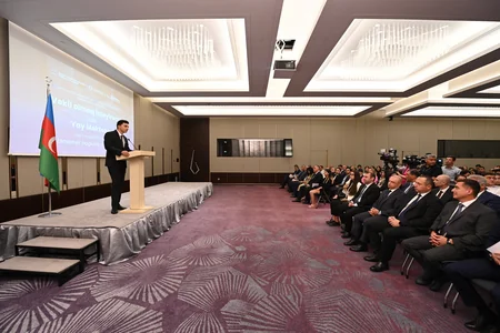 Vəkil olmaq istəyirəm adlı yay məktəbinin bağlanış mərasimi keçirilib