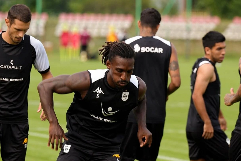 Нефтчи сегодня сыграет с греческим клубом Астерас