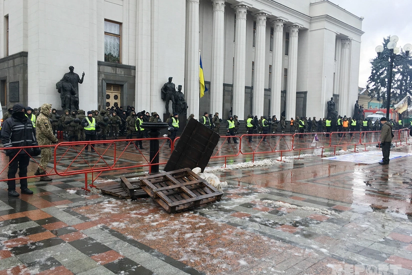 Обитатель палаточного городка у Верховной рады Украины: Мы в любой момент готовы обороняться - ФОТОРЕПОРТАЖ - ВИДЕО