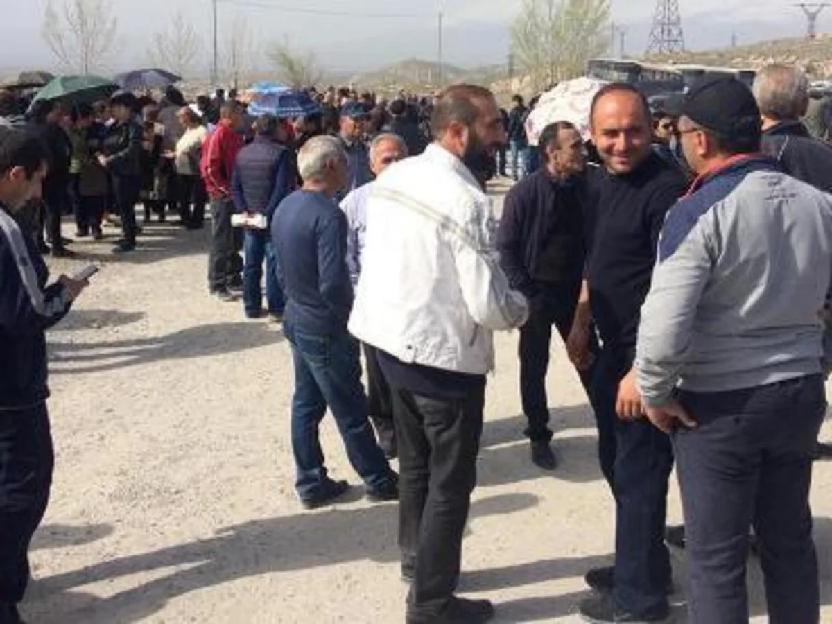 Ermənistanda “Araratsement” şirkətinin əməkdaşları tətil elan ediblər