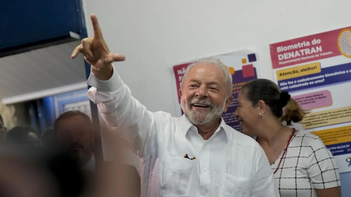 Braziliyada keçirilən prezident seçkilərində solçu Lula da Silva qalib gəlib