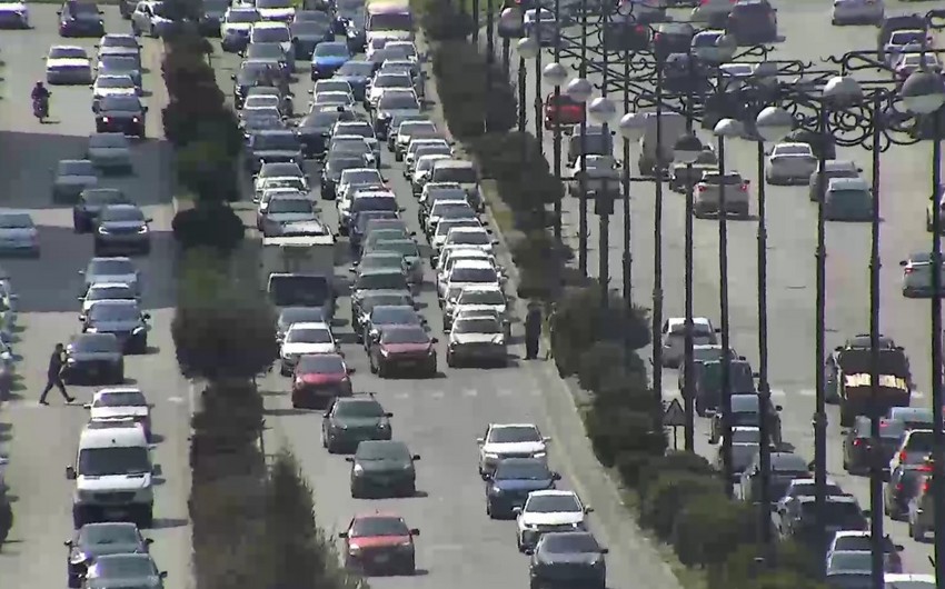 Bakıda yol qəzası olub, sıxlıq yaranıb
