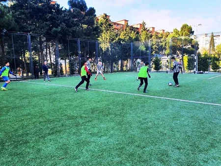 Paytaxtın abad məhəllələrində minifutbol yarışlarına start verilib