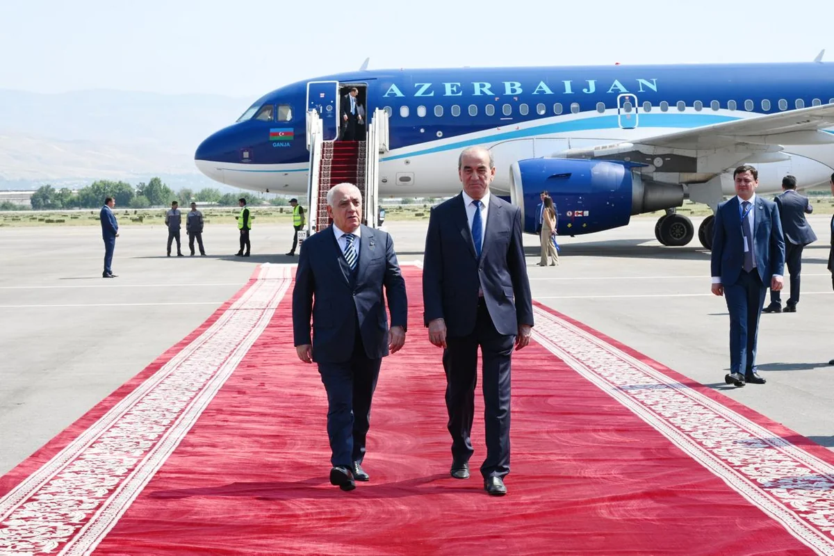 Azerbaijani PM pays working visit to Dushanbe