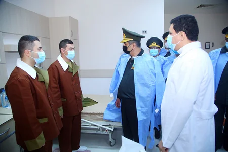 Zakir Həsənov Ali Baş Komandan İlham Əliyevin təbriklərini hərbçilərə çatdırıb