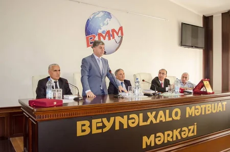 Akif Təvəkküloğlunun həmmüəllifi olduğu kitabın təqdimatı keçirilib