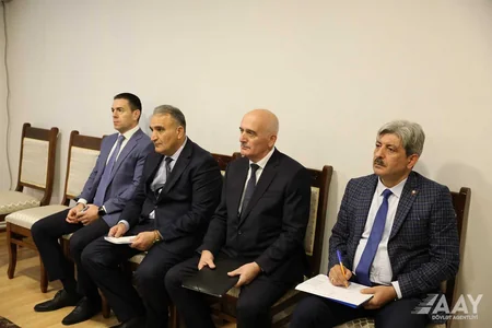 Saleh Məmmədov Qəbələ və Oğuz sakinlərini qəbul edib