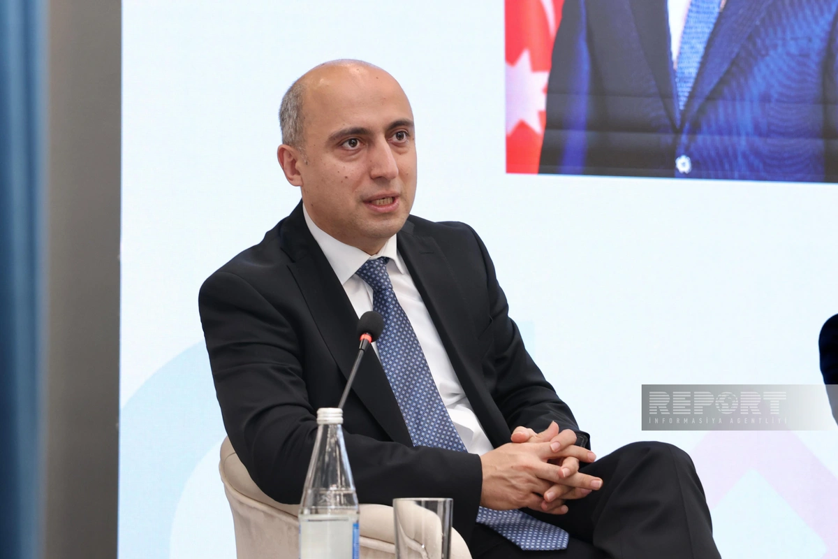 Emin Əmrullayev: Təhsil getdikcə mürəkkəbləşir