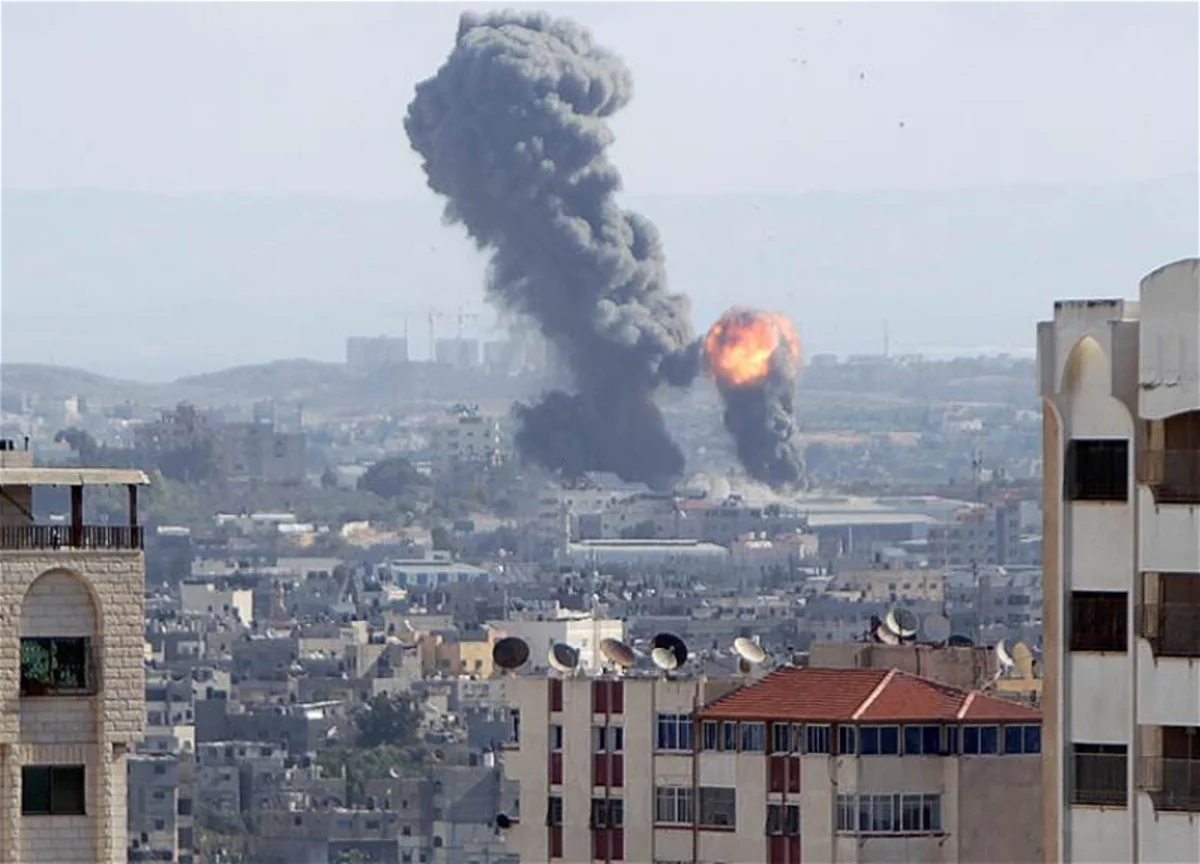 İsrail Qəzza zolağında onlarla hərbi hədəfə zərbə endirib