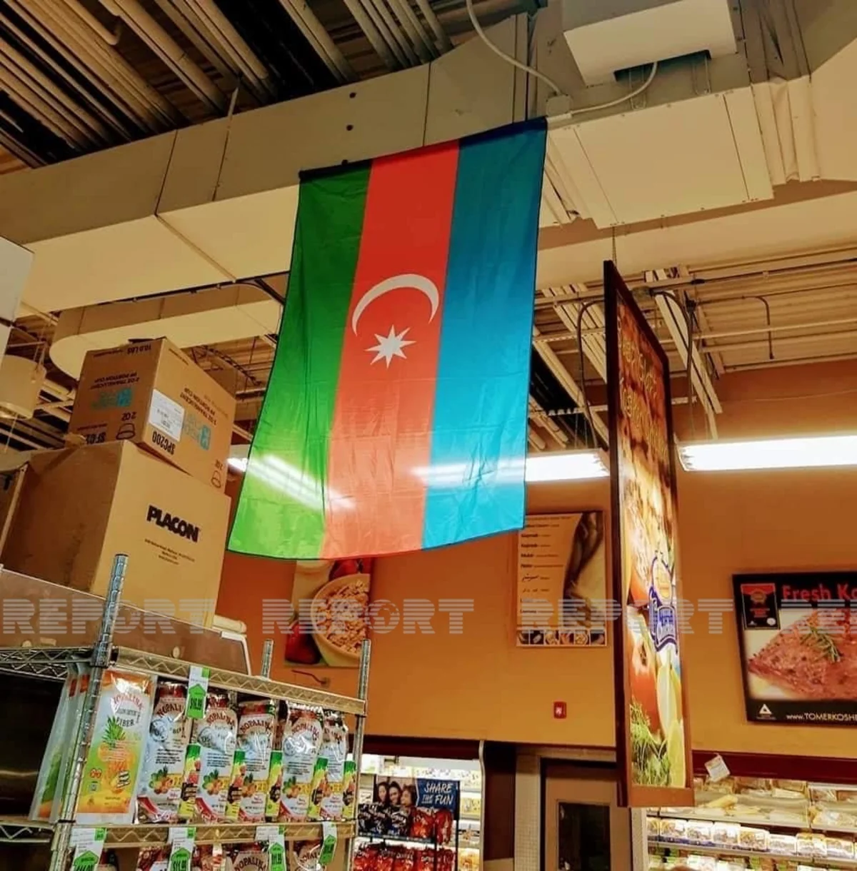 ABŞ-ın məşhur supermarketlər şəbəkəsində Azərbaycan bayrağı asılıb