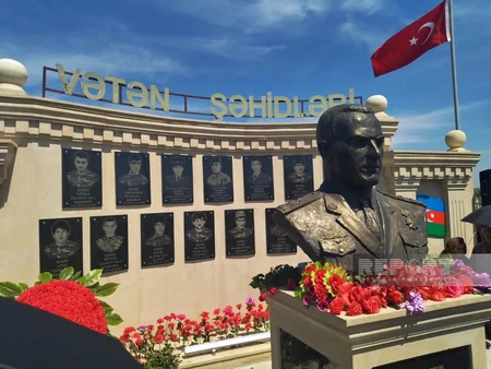 Sabirabadda şəhid polkovnik-leytenantın büstünün və xatirəsinə tikilmiş bulağın açılışı olub  