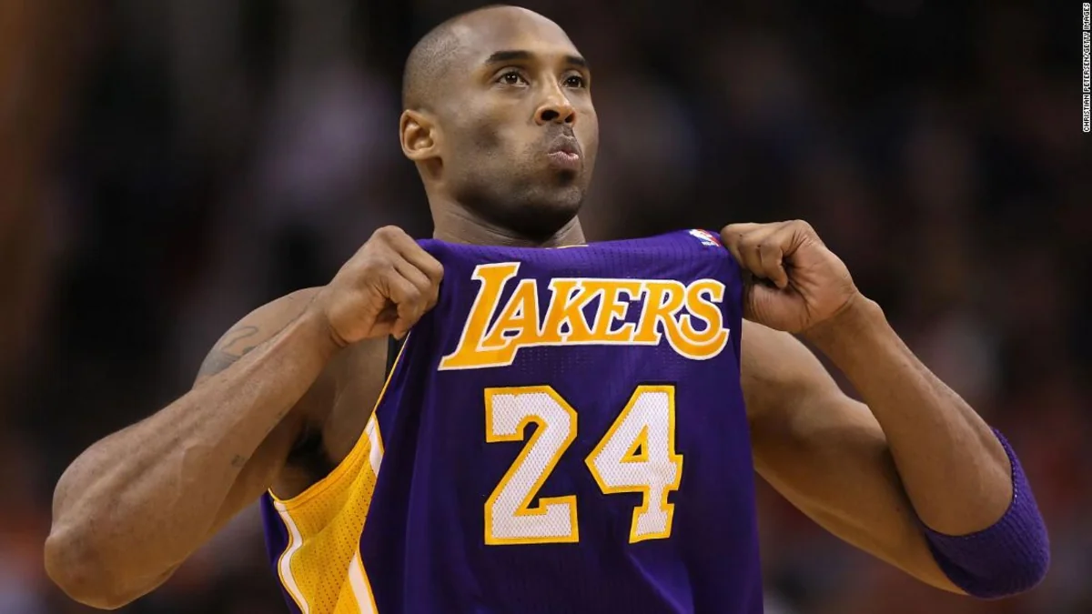 Kobe Brayantın forması 1,2 milyon dollara satılıb