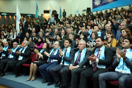 Gəncədə YAP-ın prezidentliyə namizədinin təbliğat-təşviqat kampaniyası çərçivəsində seçicilərlə görüş keçirilib - VİDEO