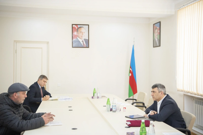 İnam Kərimov Xaçmazda vətəndaşları qəbul edib