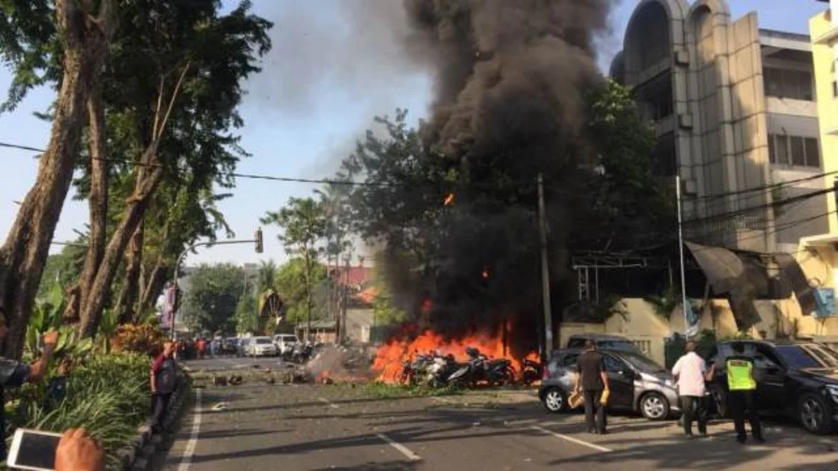 Число погибших при взрывах в Индонезии возросло до 6, еще 35 пострадали - ОБНОВЛЕНО - 2